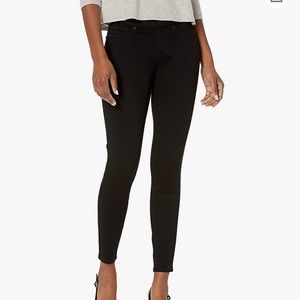 Levis pull up skinny, stretch jean.